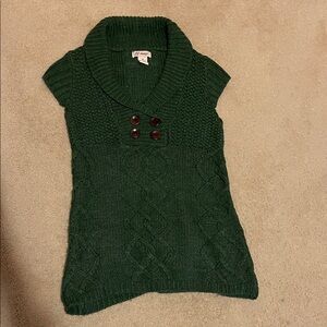 Elegant Green Sweater with Button Detail